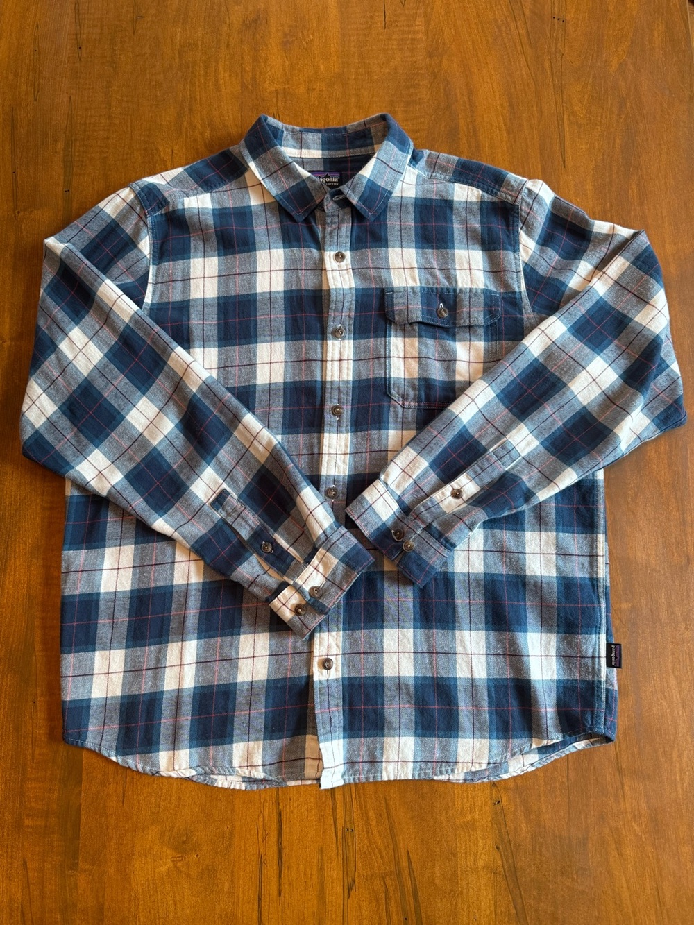 Patagonia Men’s Blue and White Lightweight Fjord Flannel - 100% Cotton
